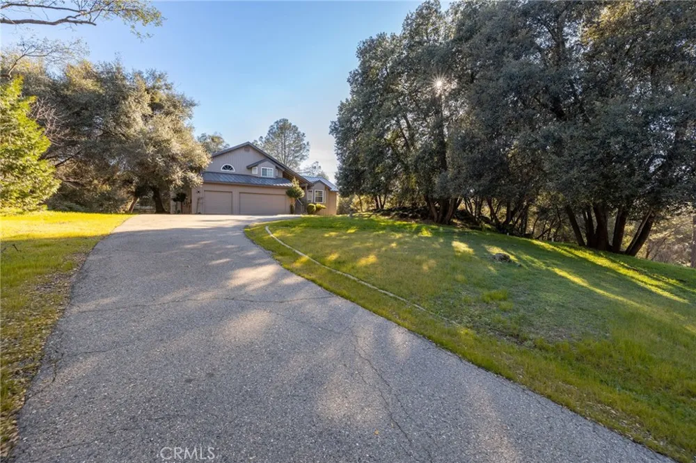 39301 Moonray Lane Oakhurst, CA 93644