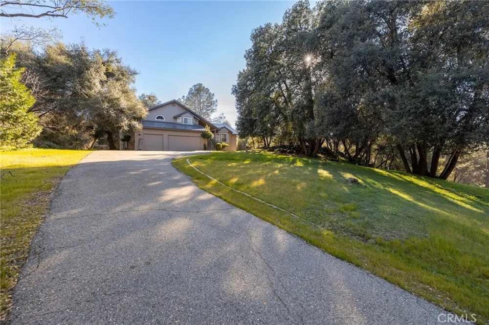 39301 Moonray Lane Oakhurst, CA 93644