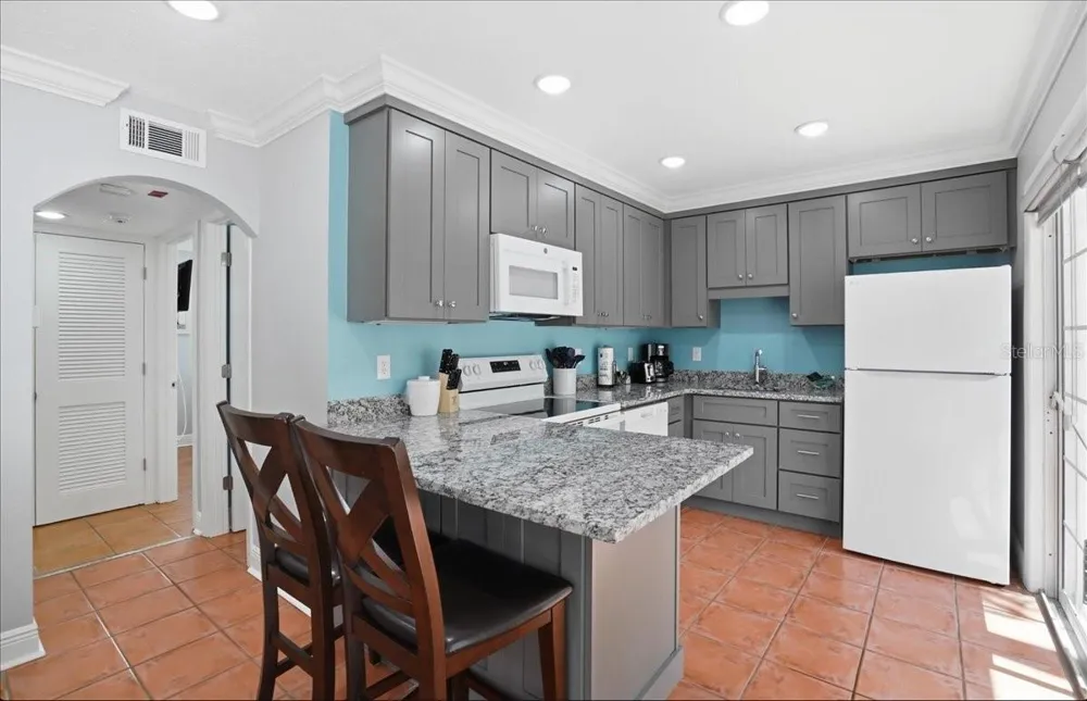 1325 GULF DRIVE #125 Bradenton Beach, FL 34217