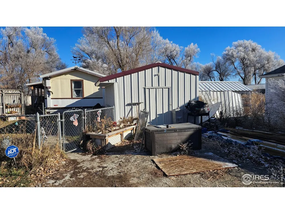 804 Warren Street Weldona, CO 80653