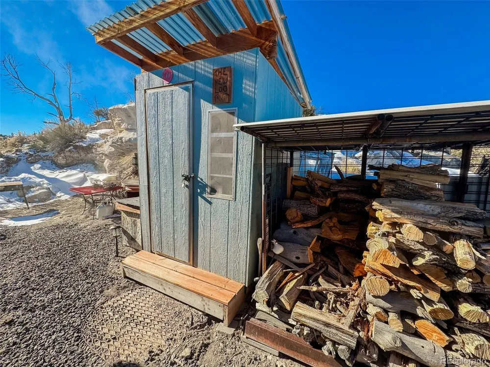 1725 35 1/10 ROAD De Beque, CO 81630
