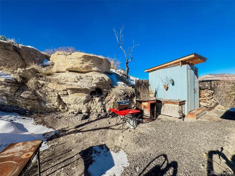 1725 35 1/10 ROAD De Beque, CO 81630