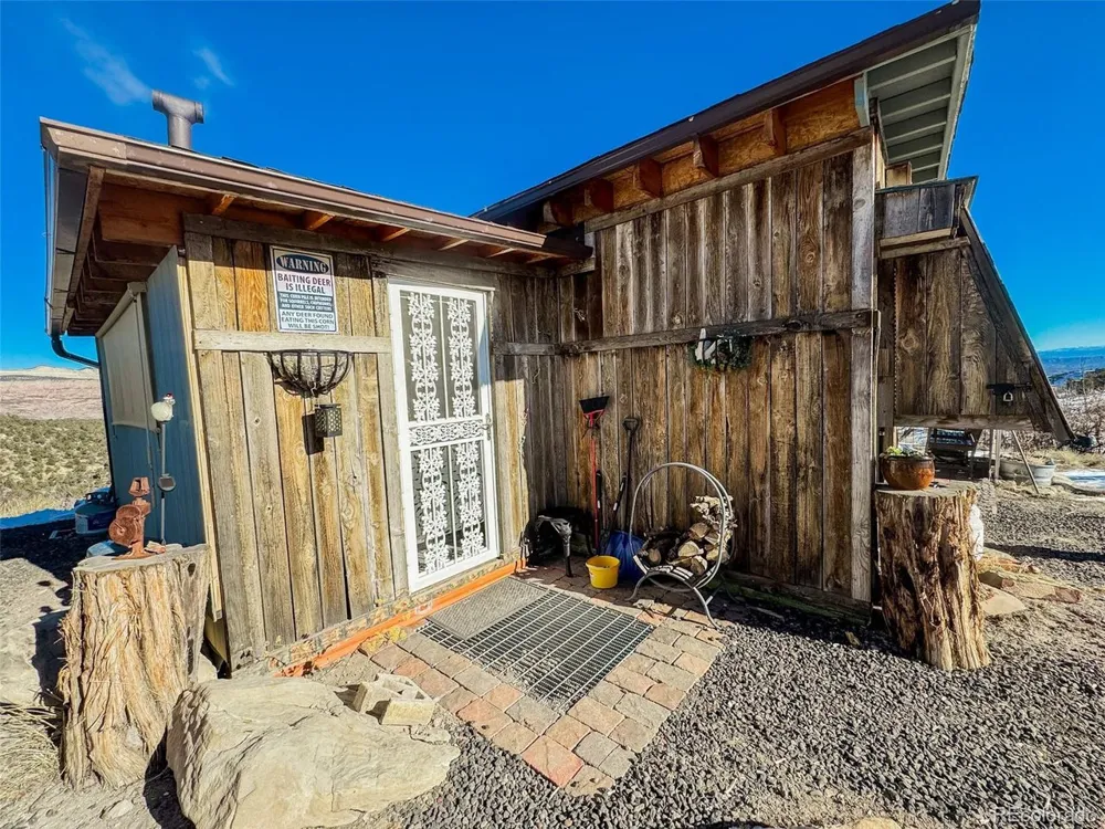 1725 35 1/10 ROAD De Beque, CO 81630