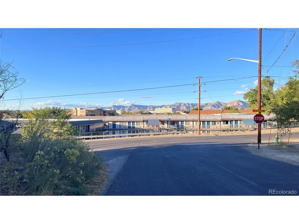 697 27 1/2 COURT Grand Junction, CO 81506