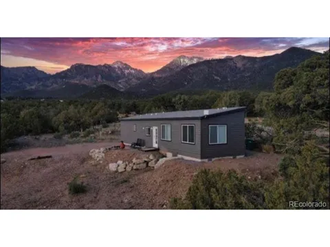 1923 Lone Pine Way