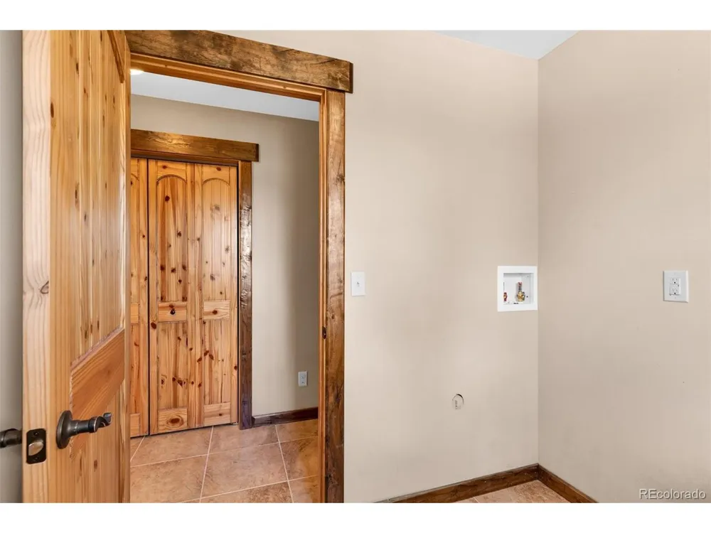 2100 County Road 310 Westcliffe, CO 81252
