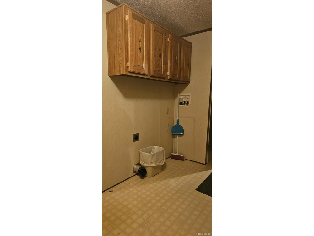 401 Iowa Avenue Seibert, CO 80834
