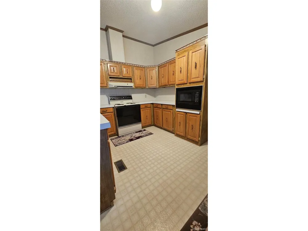 401 Iowa Avenue Seibert, CO 80834