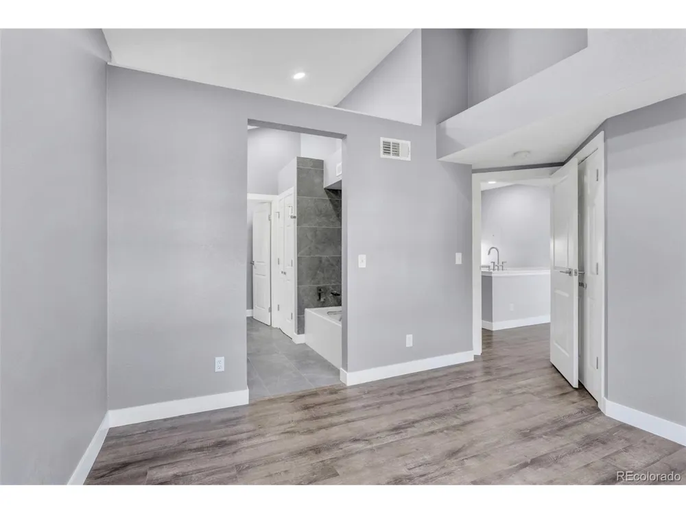 6001 S Yosemite Street #J208 Greenwood Village, CO 80111