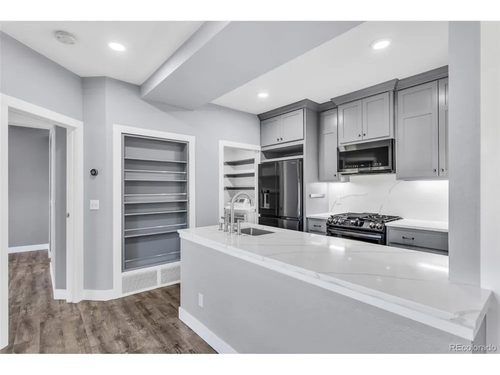 6001 S Yosemite Street #J208 Greenwood Village, CO 80111
