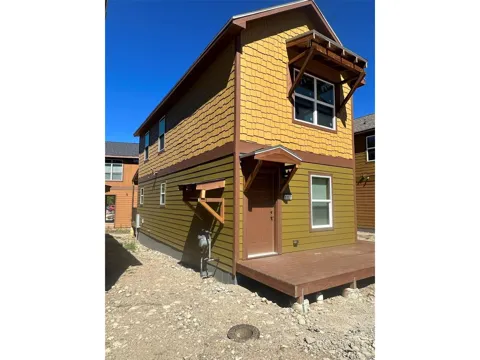 117 Edgewater Circle