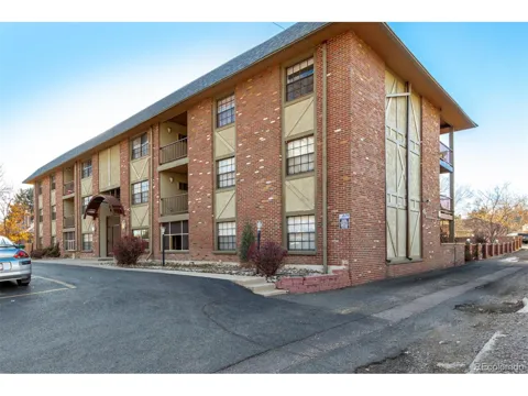 1021 Carr Street #22