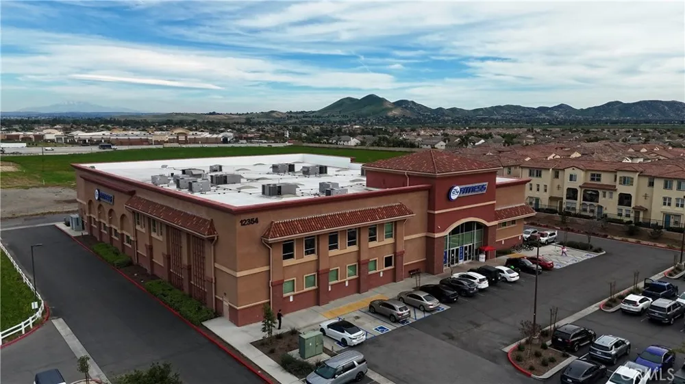 12450 Travanca Lane Eastvale, CA 91752