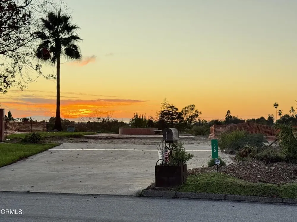 35 Estaban Drive Camarillo, CA 93010