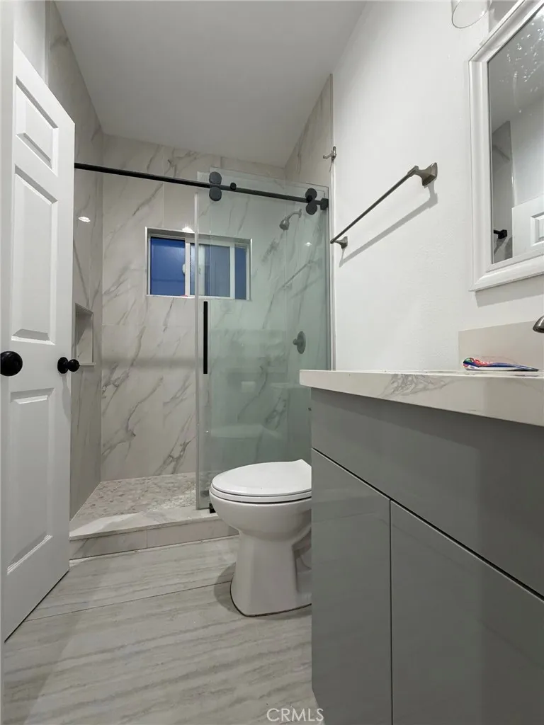 4721 W Oakfield Santa Ana, CA 92703