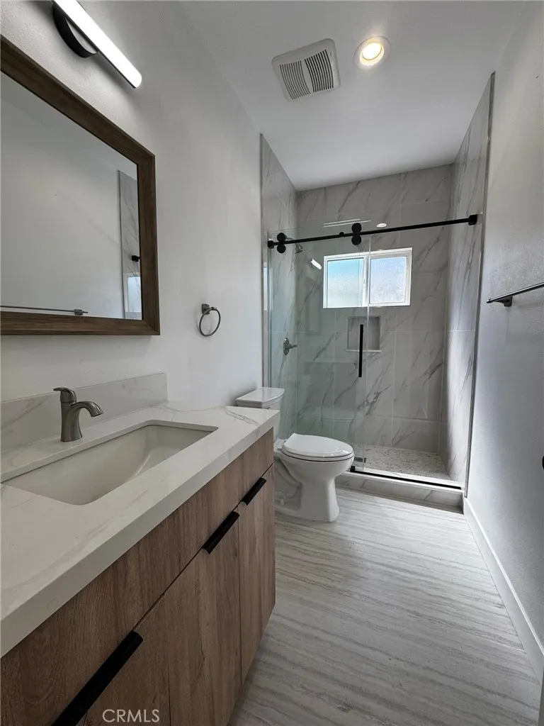 4721 W Oakfield Santa Ana, CA 92703