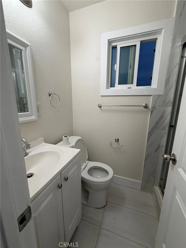 4721 W Oakfield Santa Ana, CA 92703