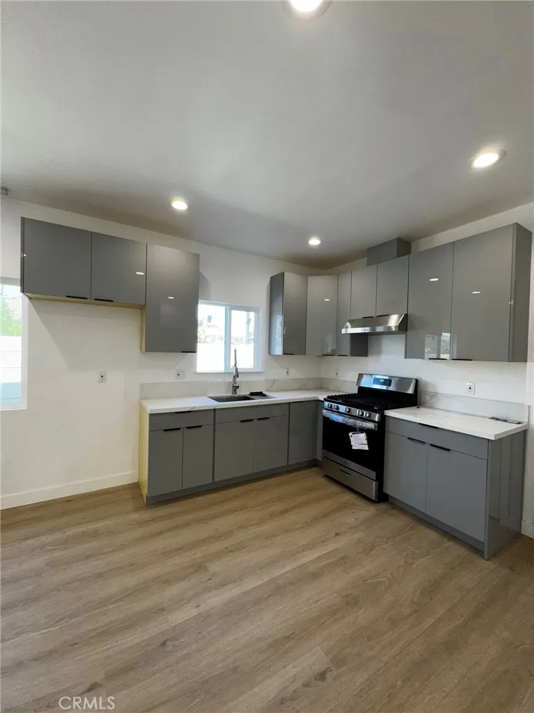 4721 W Oakfield Santa Ana, CA 92703