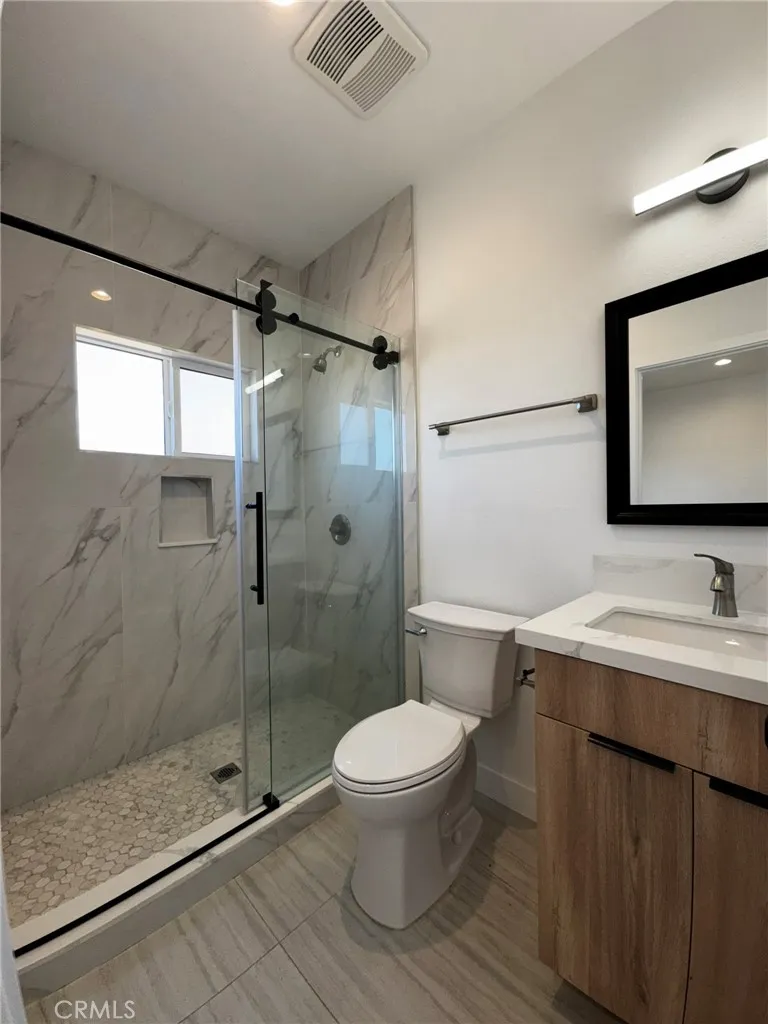 4721 W Oakfield Santa Ana, CA 92703