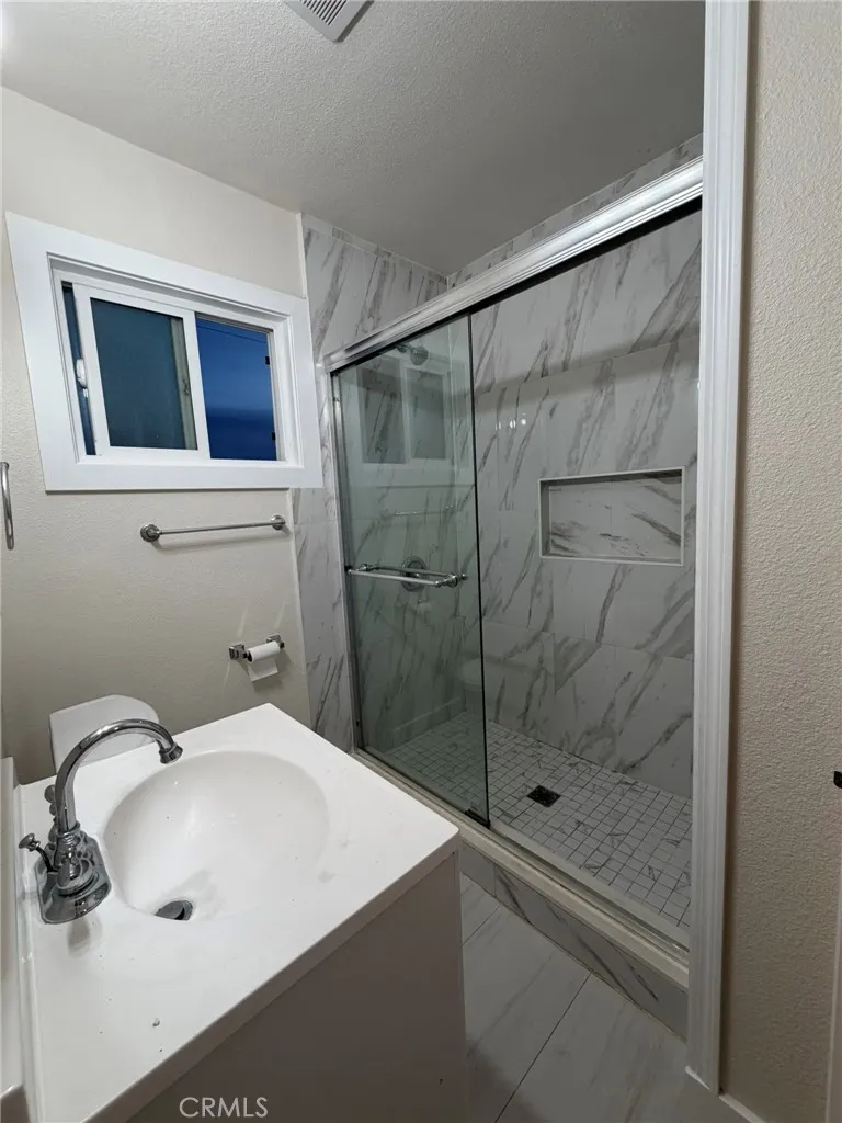 4721 W Oakfield Santa Ana, CA 92703