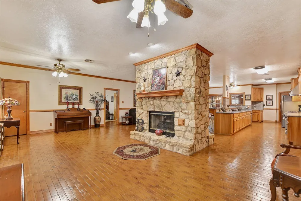 9310 S Business 6 Navasota, TX 77868