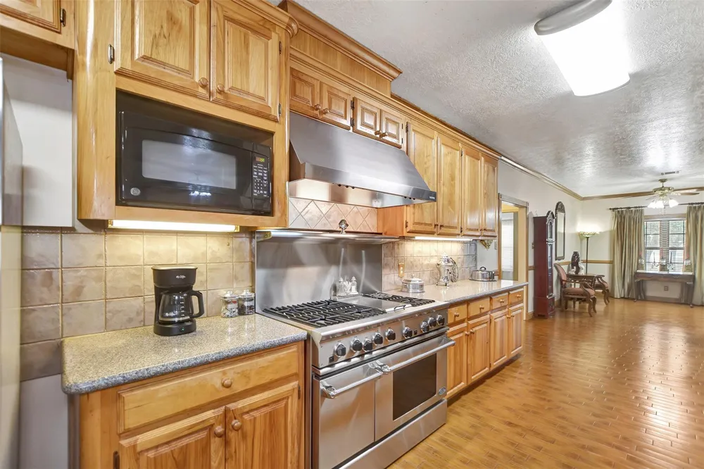 9310 S Business 6 Navasota, TX 77868