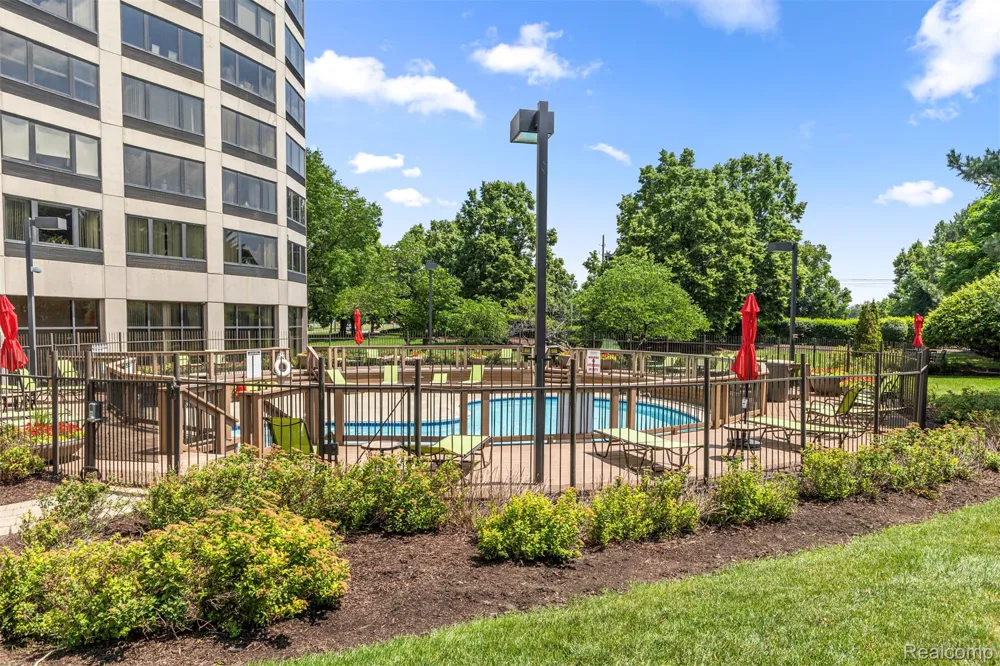 5000 Town Center #1503 Southfield City, MI 48075