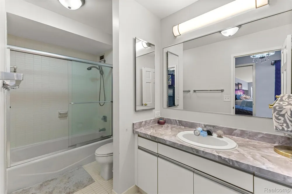 5000 Town Center #1503 Southfield City, MI 48075