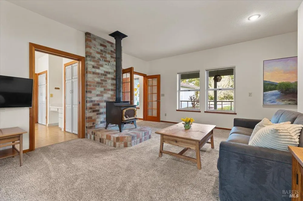 910 Lytton Springs Road Healdsburg, CA 95448
