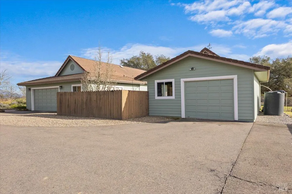 910 Lytton Springs Road Healdsburg, CA 95448