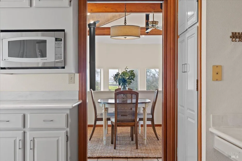 910 Lytton Springs Road Healdsburg, CA 95448