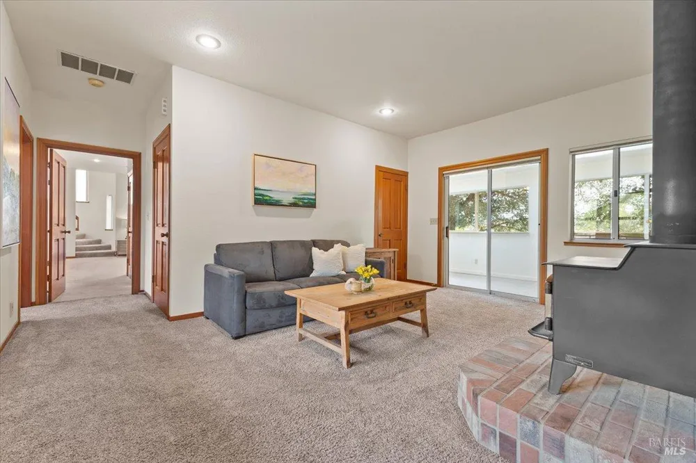 910 Lytton Springs Road Healdsburg, CA 95448