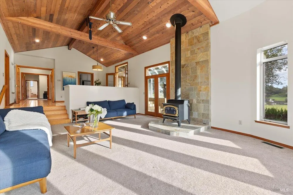 910 Lytton Springs Road Healdsburg, CA 95448