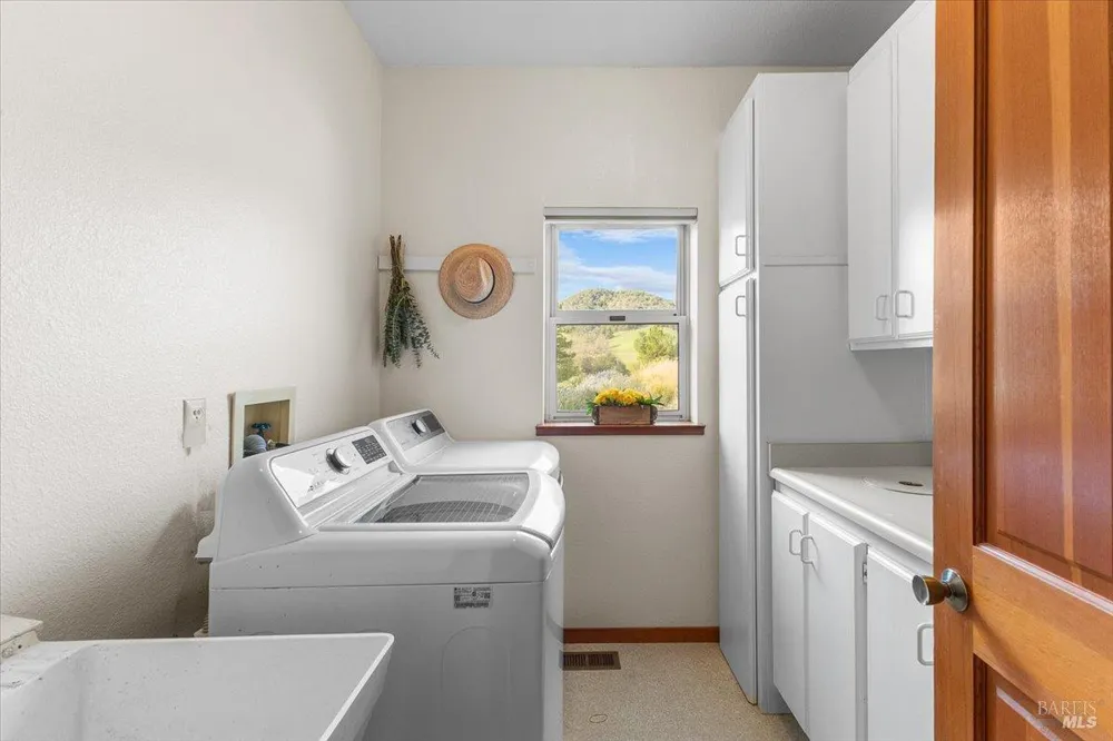 910 Lytton Springs Road Healdsburg, CA 95448