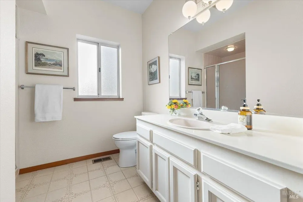 910 Lytton Springs Road Healdsburg, CA 95448