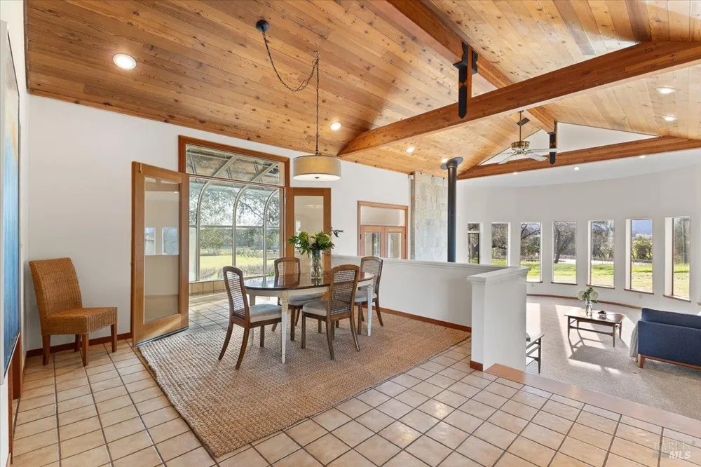 910 Lytton Springs Road Healdsburg, CA 95448