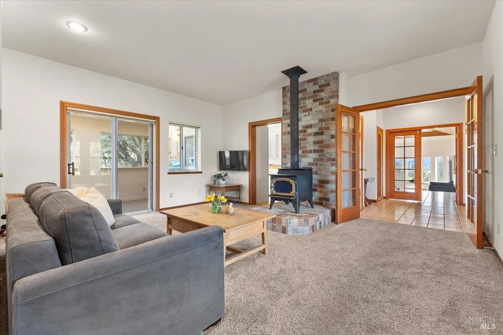 910 Lytton Springs Road Healdsburg, CA 95448