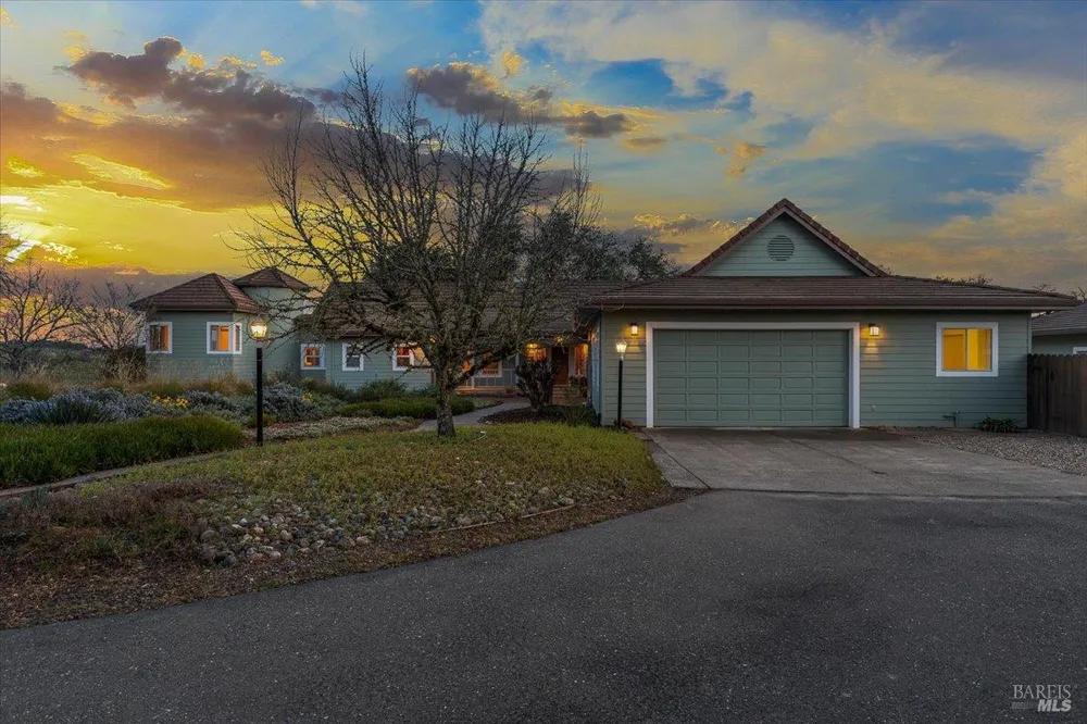 910 Lytton Springs Road Healdsburg, CA 95448