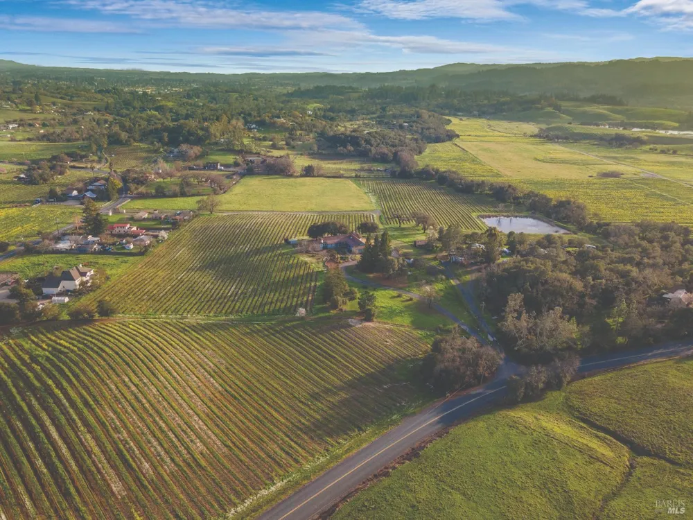 910 Lytton Springs Road Healdsburg, CA 95448