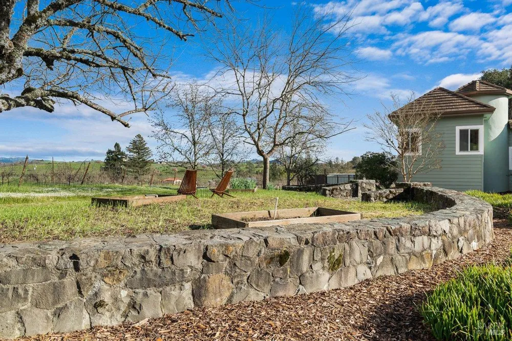 910 Lytton Springs Road Healdsburg, CA 95448