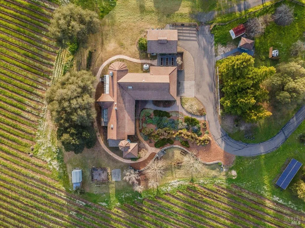 910 Lytton Springs Road Healdsburg, CA 95448