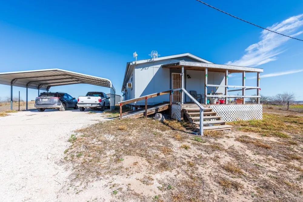 147 Lago Drive Sandia, TX 78383