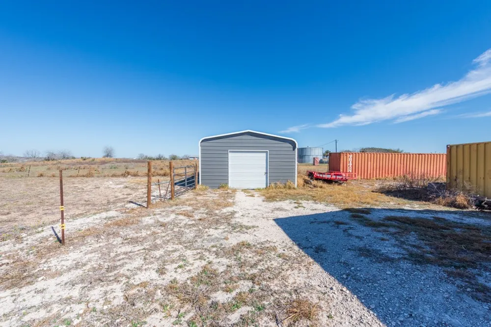147 Lago Drive Sandia, TX 78383