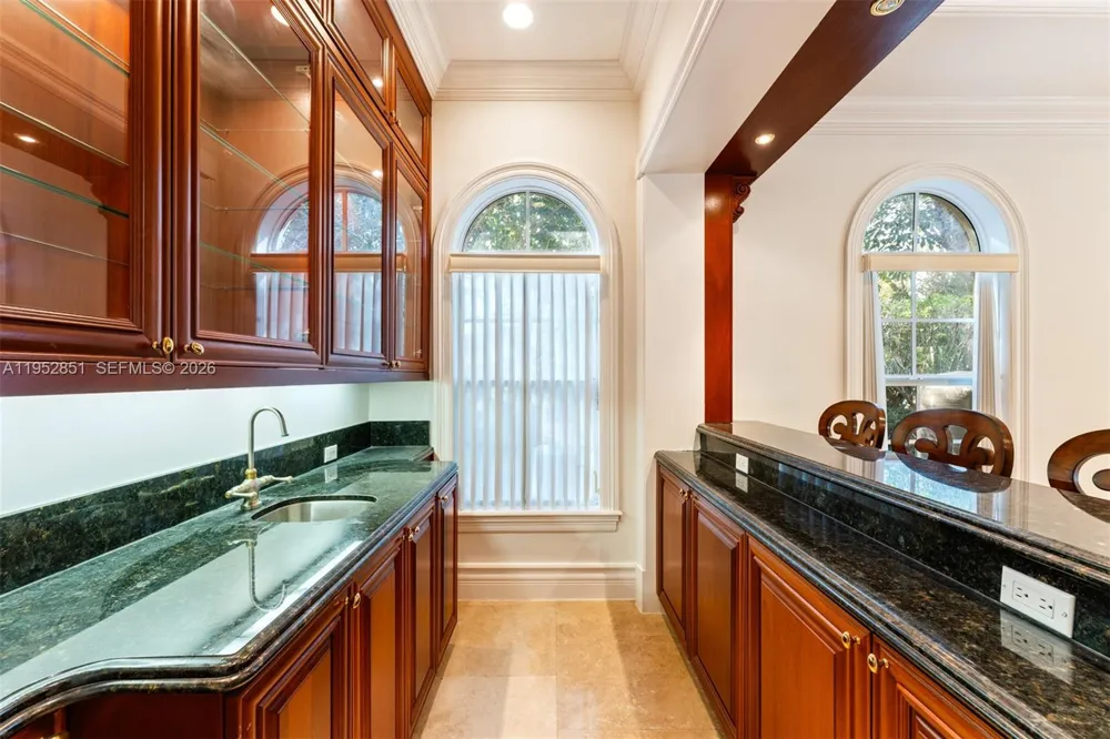 6025 SW 108th St Pinecrest, FL 33156