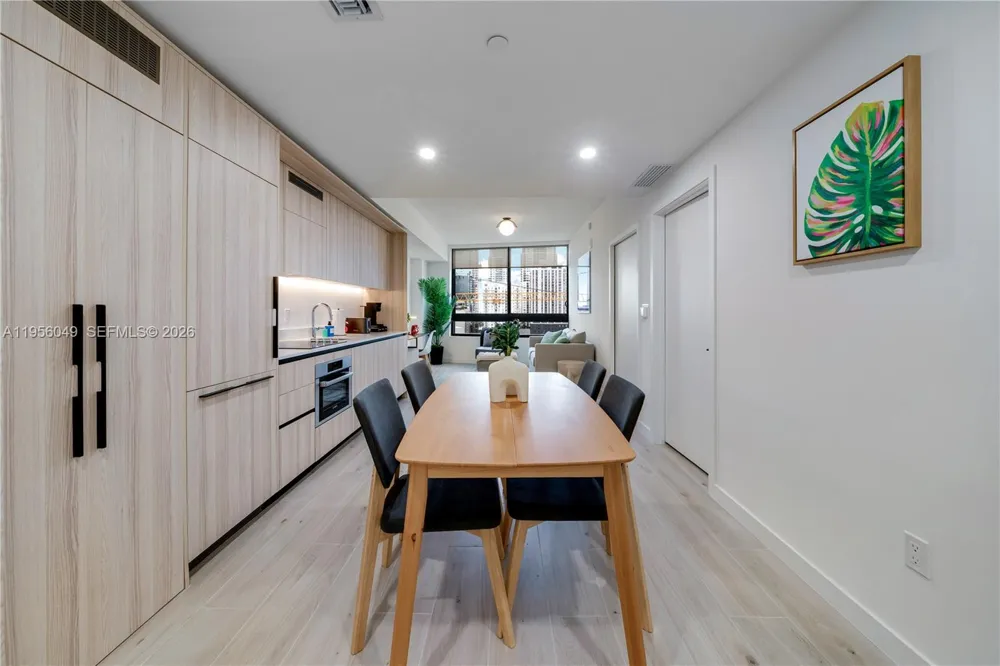 225 Miami Ave #1707 Miami, FL 33128