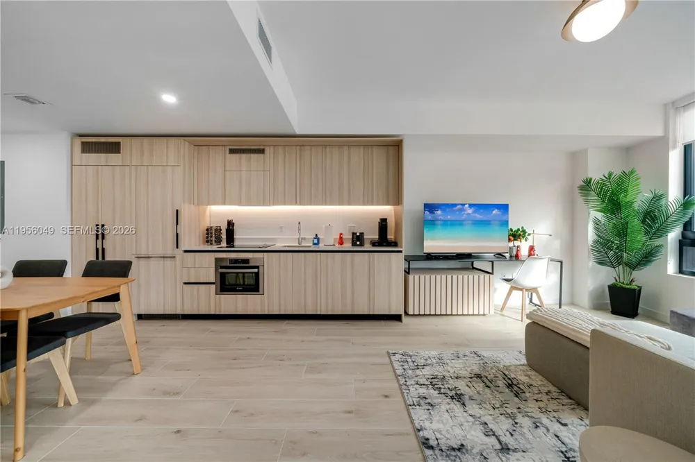 225 Miami Ave #1707 Miami, FL 33128