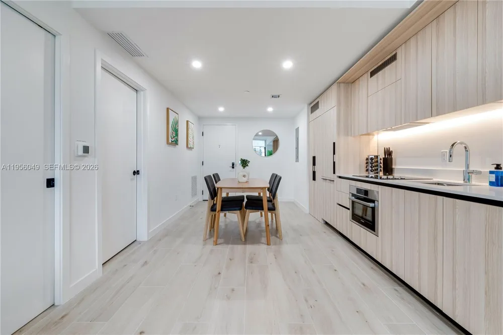 225 Miami Ave #1707 Miami, FL 33128
