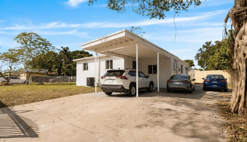1735 NW 126th St Miami, FL 33167
