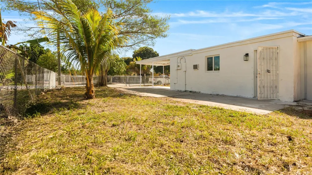 1735 NW 126th St Miami, FL 33167