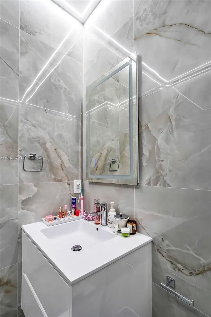 4566 Ficus St Hollywood, FL 33021